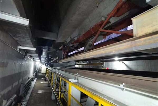 皮帶輸送機(jī)重型卸料車